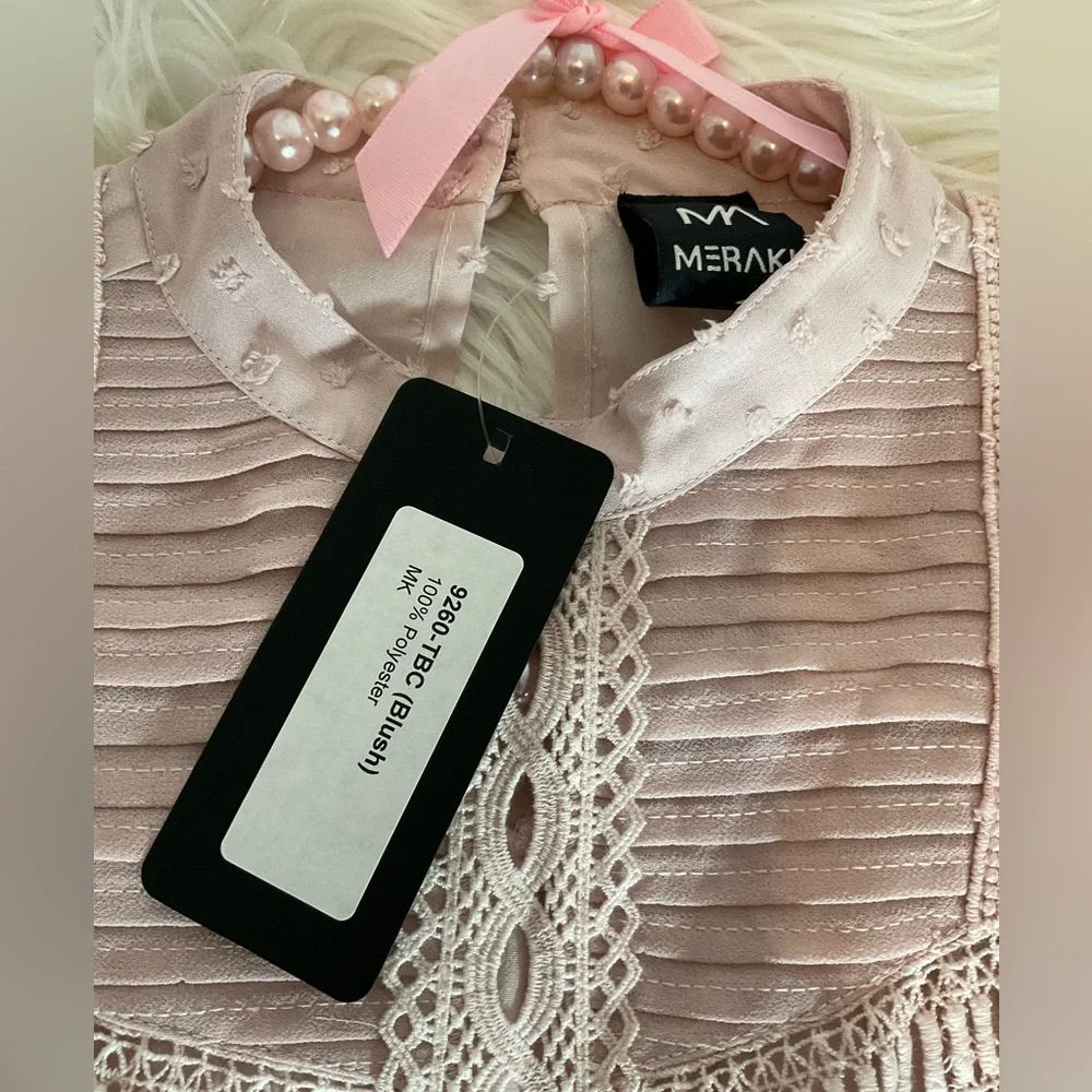 Chic blush blouse - Picture 6 of 7